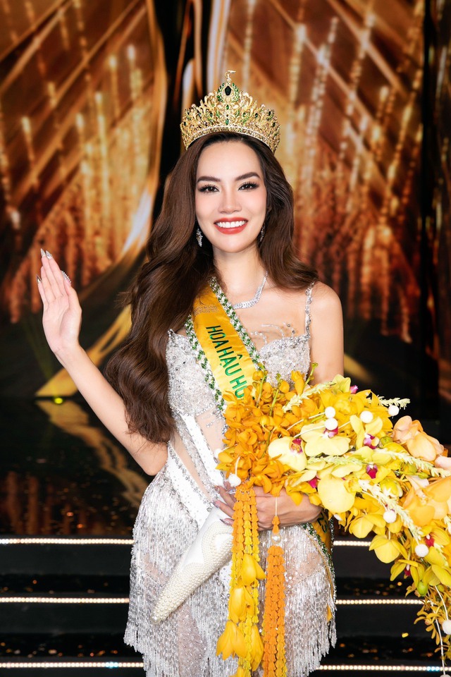 Nhìn lại hành trình chinh phục vương miện của Hoa hậu Hoà bình Việt Nam 2023 Lê Hoàng Phương - Ảnh 1.