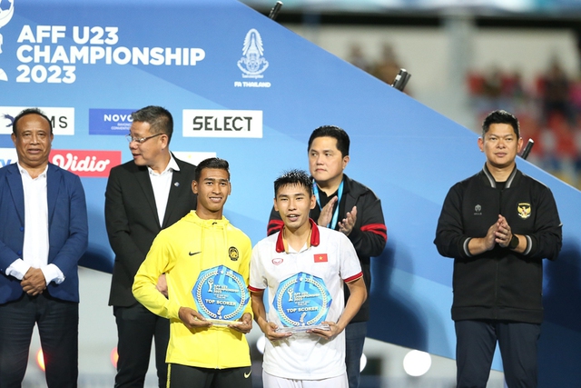 Thắng U23 Indonesia sau loạt luân lưu 11m nghẹt thở, U23 Việt Nam bảo vệ thành công ngôi vô địch - Ảnh 8.
