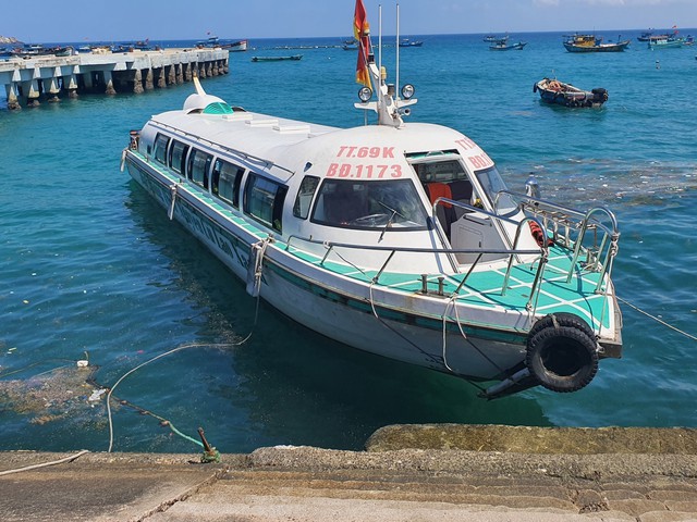 Bình Định: Cải thiện phương tiện tàu thuyền cho người dân đảo Nhơn Châu - Ảnh 1.