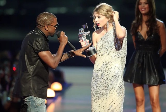 Taylor Swift lại mỉa mai kẻ thù Kanye West - Ảnh 1.