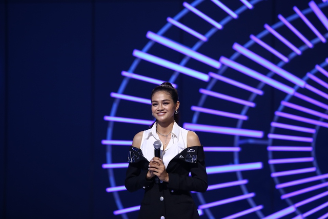 Vietnam Idol 2023: Thí sinh nhận ngay vé Vàng khi hát hit Waiting For You - Ảnh 1.
