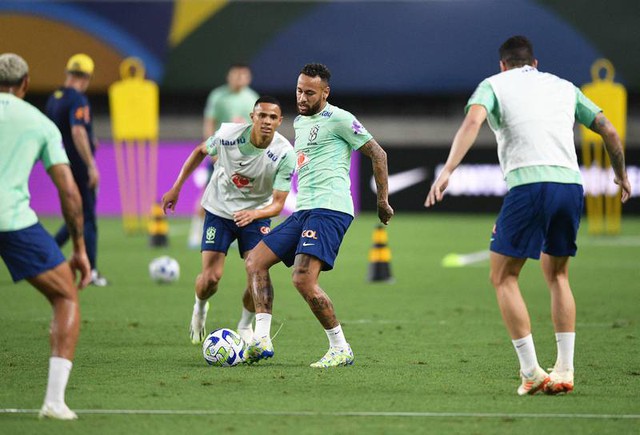 Neymar trở lại tập luyện bình thường cùng ĐT Brazil - Ảnh 1.
