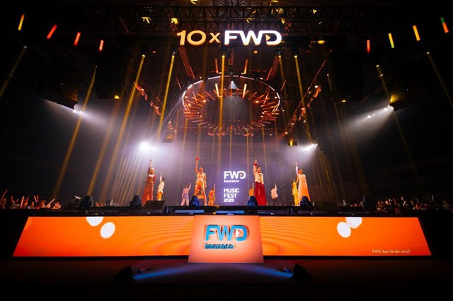 Bùng nổ cảm xúc cùng hàng ngàn khán giả tại FWD Music Fest 2023 - Ảnh 4.