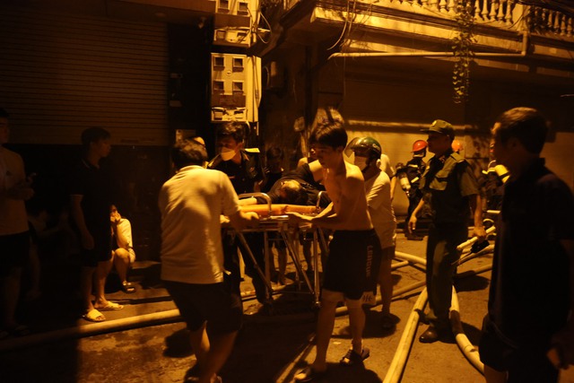 Vụ cháy chung cư mini ở Hà Nội: Khi những con đường sống bị bịt kín - Ảnh 3.