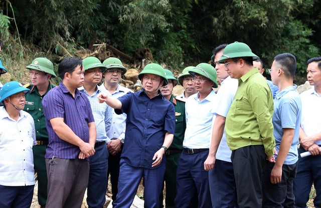 Phó Thủ tướng Trần Hồng Hà kiểm tra, chỉ đạo khắc phục hậu quả mưa lũ tại Lào Cai - Ảnh 2.