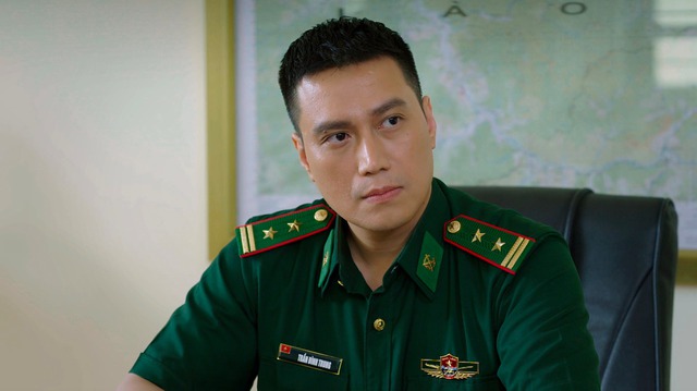Cuộc chiến không giới tuyến - Tập 4: Trưởng đồn Trung nghi ngờ ông Hề buôn ma túy - Ảnh 9.