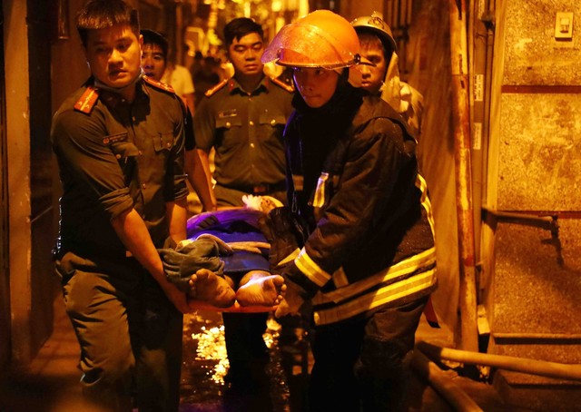 Tổ chức lễ cầu nguyện cho các nạn nhân vụ cháy chung cư mini ở Hà Nội - Ảnh 1.