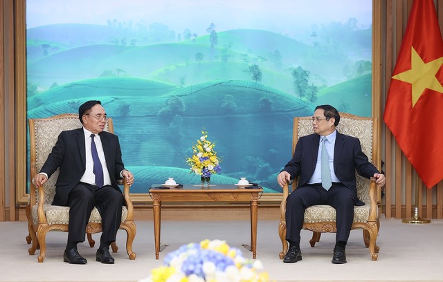 Thủ tướng Phạm Minh Chính tiếp Bộ trưởng Bộ Kế hoạch và Đầu tư Lào - Ảnh 2.
