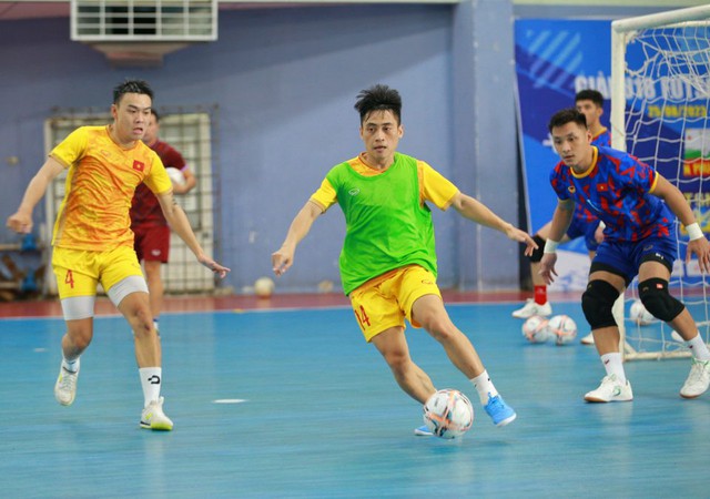 ĐT futsal Nga, á quân châu Âu đưa huyền thoại sang đấu ĐT futsal Việt Nam - Ảnh 1.