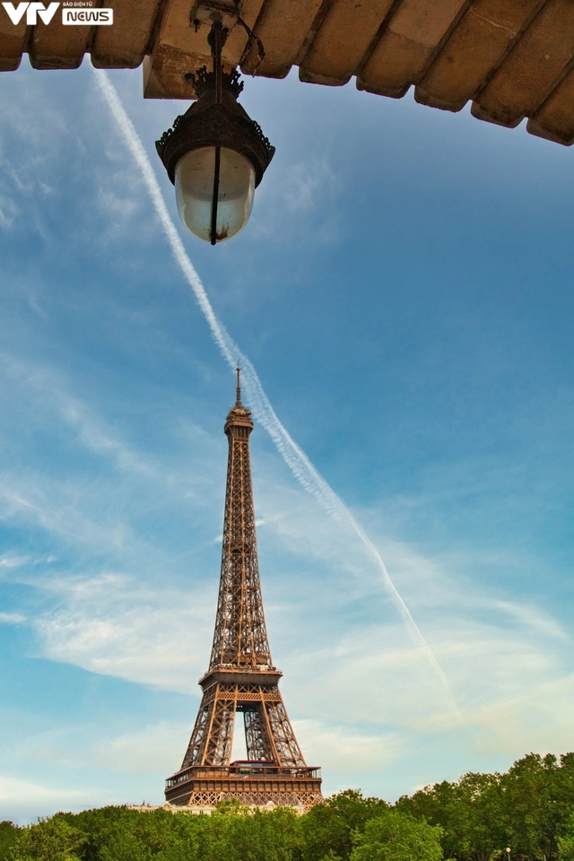 Tháp Eiffel qua ống kính của NSƯT Phạm Thanh Hà - Ảnh 4.