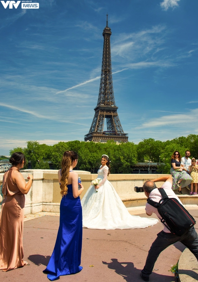 Tháp Eiffel qua ống kính của NSƯT Phạm Thanh Hà - Ảnh 9.