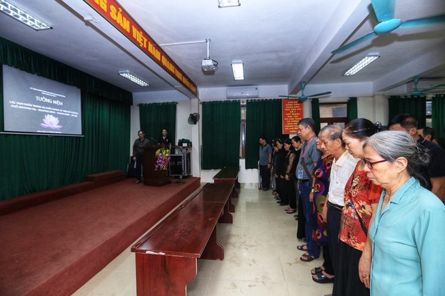 Lễ tưởng niệm các nạn nhân tử vong trong vụ cháy chung cư mini ở quận Thanh Xuân, Hà Nội - Ảnh 8.