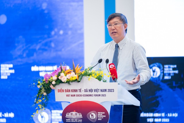 Chuyên gia dự báo tăng trưởng GDP Việt Nam năm 2023 khó vượt 6% - Ảnh 1.