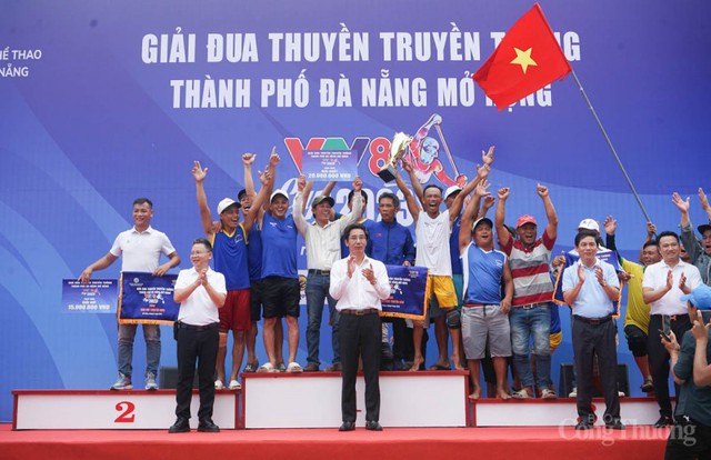 Sôi nổi Giải Đua thuyền truyền thống TP Ðà Nẵng mở rộng - Cup VTV8 - Ảnh 6.