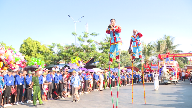 Sôi động lễ hội truyền thống mừng ngày Quốc khánh tại Hải Hậu, Nam Định - Ảnh 1.