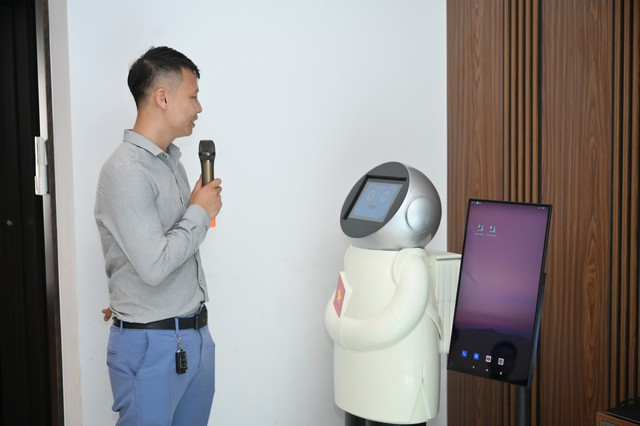 Ra mắt phiên bản thử nghiệm robot AI dạy học Anan và camera đánh giá tính cách - Ảnh 4.