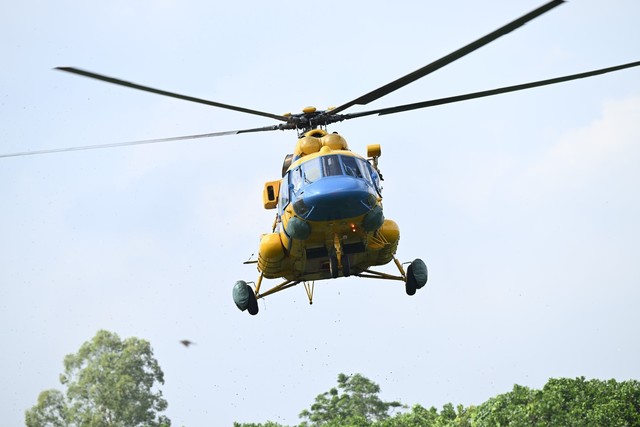 Lực lượng gìn giữ hòa bình diễn tập cấp cứu bằng trực thăng - Ảnh 6.
