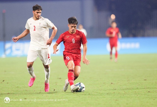 Đội tuyển Olympic Việt Nam không tạo được bất ngờ trước đối thủ mạnh Iran - Ảnh 3.