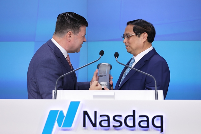 Thủ tướng rung chuông tại Sàn chứng khoán NASDAQ, kêu gọi các nhà đầu tư Hoa Kỳ hợp tác - Ảnh 1.