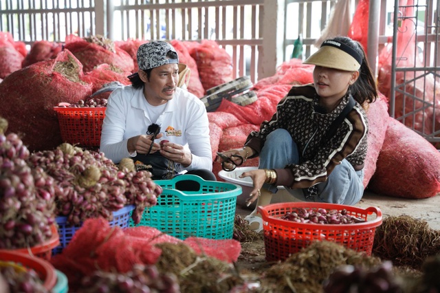 Đại Nghĩa choáng vì bị khán giả lơ, đi hái nho cả buổi nhận lương 10k - Ảnh 7.