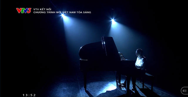 Phim tài liệu Ánh sáng: Xúc động hành trình thực hiện ước mơ với âm nhạc của người khiếm thị - Ảnh 2.