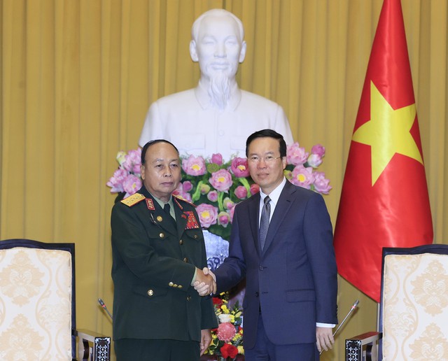 Hợp tác quốc phòng là một trong những trụ cột quan trọng của quan hệ Việt Nam - Lào - Ảnh 1.