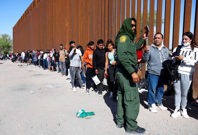 Mexico giải tỏa người di cư ở biên giới phía Nam - Ảnh 1.