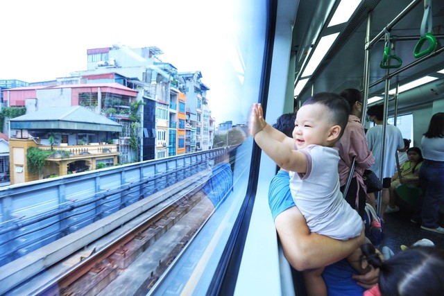 Đường sắt Cát Linh - Hà Đông lập kỷ lục mới về vận chuyển hành khách - Ảnh 11.