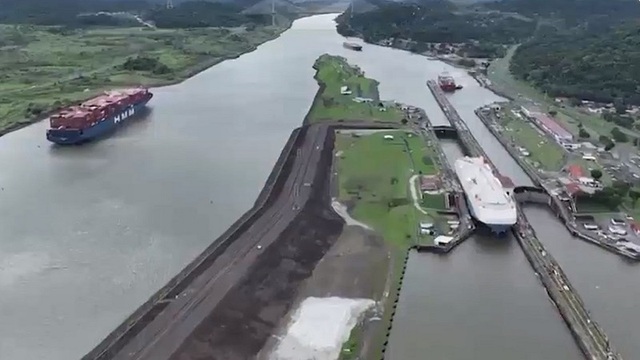 Ùn ứ tàu thuyền qua kênh đào Panama do khô hạn - Ảnh 1.