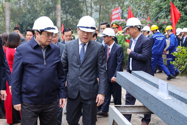 Thủ tướng Phạm Minh Chính: Cao Bằng cần đẩy mạnh phát triển kinh tế cửa khẩu - Ảnh 13.