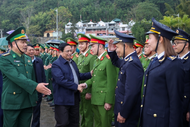 Thủ tướng Phạm Minh Chính: Cao Bằng cần đẩy mạnh phát triển kinh tế cửa khẩu - Ảnh 5.