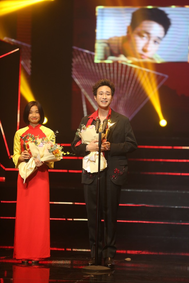 Hà An Huy xúc động nhận giải Gương mặt trẻ ấn tượng VTV Awards 2023 - Ảnh 1.