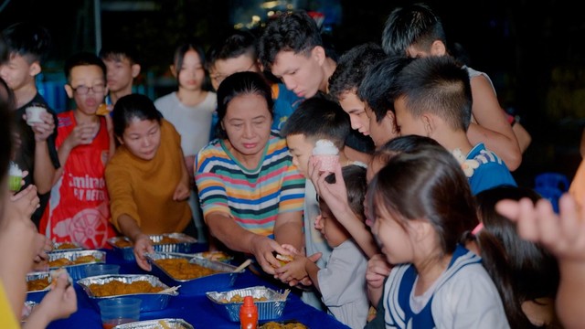 Chuyến xe tử tế mang sân chơi mới đến với Làng Hy Vọng, thành phố Đà Nẵng - Ảnh 12.