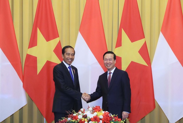 Tổng thống Indonesia Joko Widodo kết thúc tốt đẹp chuyến thăm cấp Nhà nước tới Việt Nam - Ảnh 1.