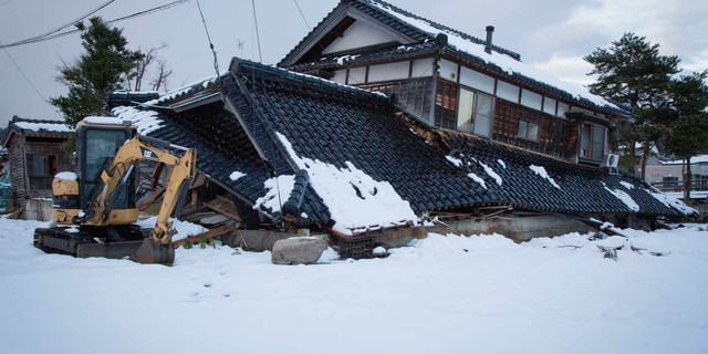 Thành phố Hakui, Nhật Bản tiến hành đánh giá an toàn xây dựng sau động đất - Ảnh 1.
