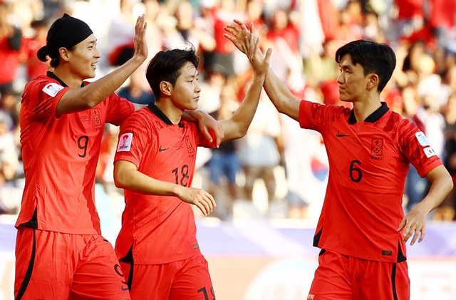 Lee Kang In lập cú đúp bàn thắng, Hàn Quốc thắng ấn tượng Bahrain | VCK Asian Cup 2023 - Ảnh 4.