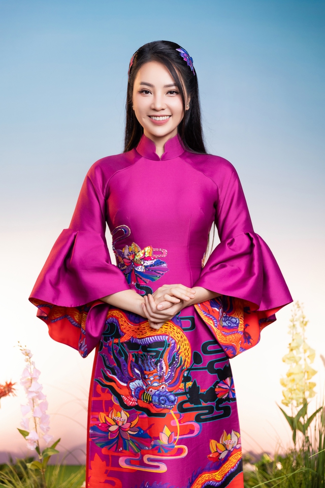 MC Thuỵ Vân “gây choáng” với số trang phục trong Hoa xuân ca 2024 - Ảnh 3.
