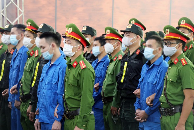 Vụ khủng bố tại Đắk Lắk: 100 bị cáo được đưa ra xét xử - Ảnh 3.