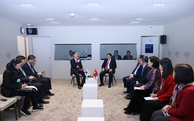 Thủ tướng Phạm Minh Chính gặp lãnh đạo Hàn Quốc, Ukraine, Bỉ và Chủ tịch WEF - Ảnh 6.