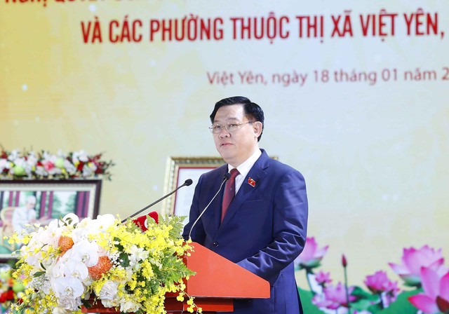 Chủ tịch Quốc hội Vương Đình Huệ dự lễ công bố nghị quyết thành lập thị xã Việt Yên, Bắc Giang - Ảnh 1.