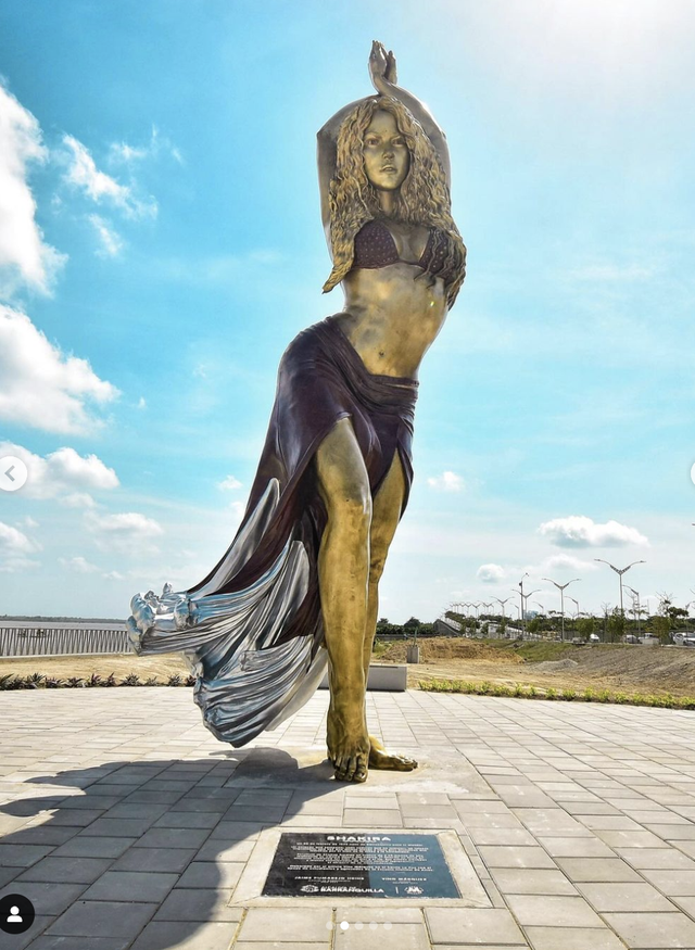Shakira được vinh danh bằng tượng khổng lồ tại quê nhà - Ảnh 1.