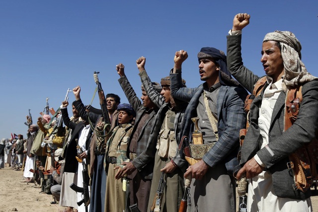 Mỹ tiếp tục đánh chặn tên lửa của Houthi - Ảnh 1.