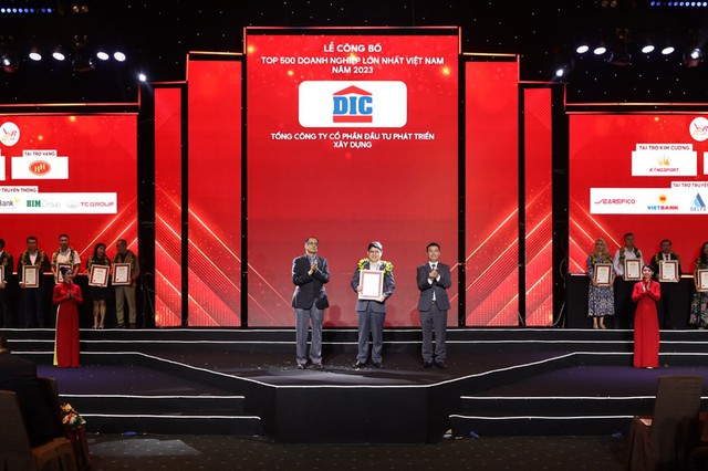 Tập đoàn DIC 6 năm liên tiếp đạt giải top 500 doanh nghiệp lớn nhất Việt Nam - Ảnh 1.