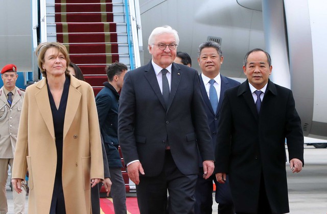 Tổng thống CHLB Đức đến Hà Nội, bắt đầu chuyến thăm cấp Nhà nước tới Việt Nam - Ảnh 2.
