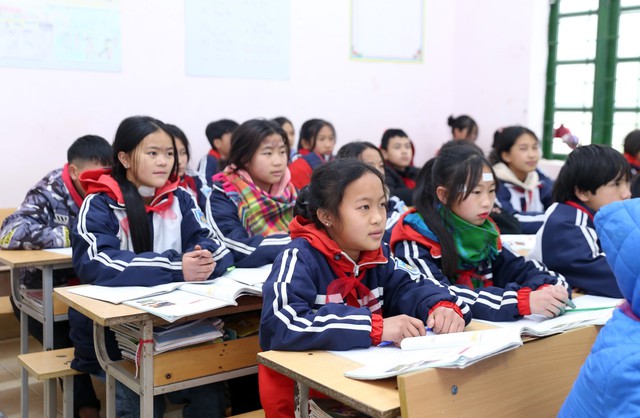 Hàng chục nghìn học sinh Lào Cai và Lai Châu được nghỉ học tránh rét - Ảnh 1.