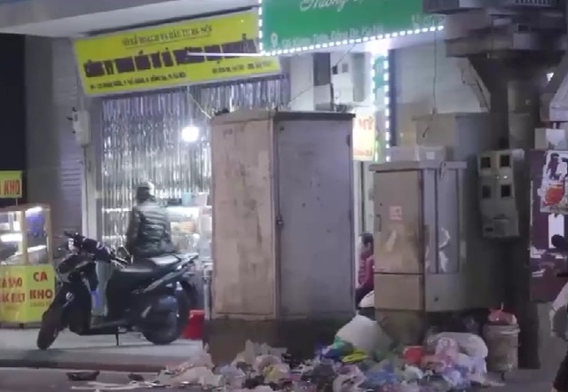 Nhức nhối các bãi rác tự phát trên địa bàn thủ đô Hà Nội - Ảnh 3.
