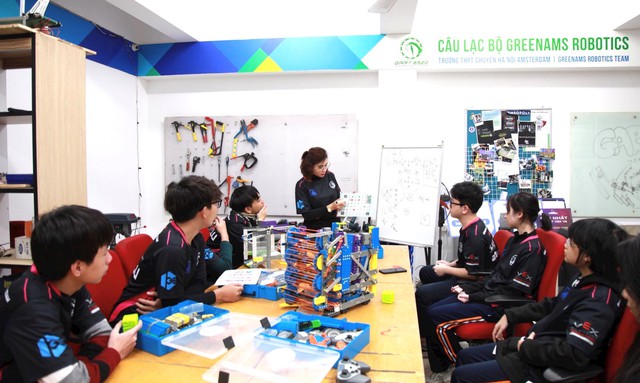 Học sinh Hà Nội sẽ tham gia Giải vô địch về robot lớn nhất thế giới - Ảnh 2.