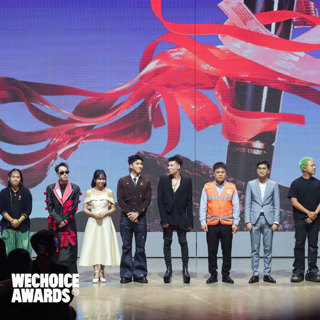 WeChoice Awards 2023: Chi Pu là Đại sứ truyền cảm hứng, MCK lập kỷ lục giải thưởng - Ảnh 1.