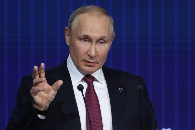 Tổng thống Vladimir Putin được đăng ký tranh cử Tổng thống - Ảnh 1.