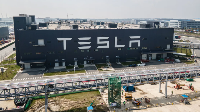 Công ty Trung Quốc BYD vượt Tesla về số xe điện bán trong quý IV/2023 - Ảnh 1.